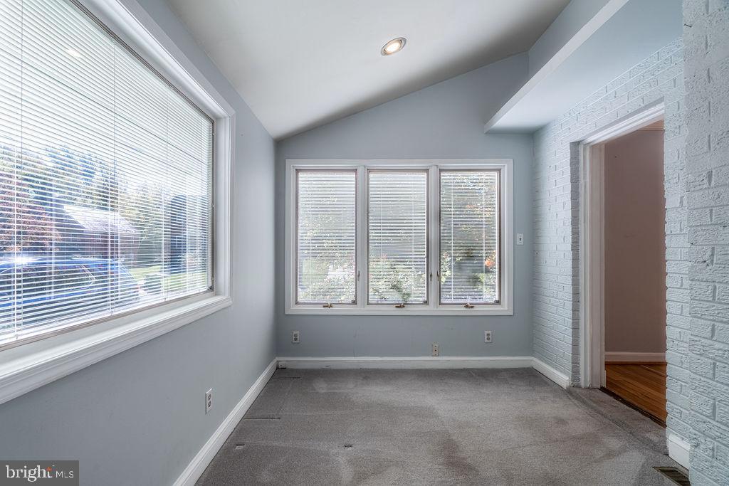 Real estate listing preview #15