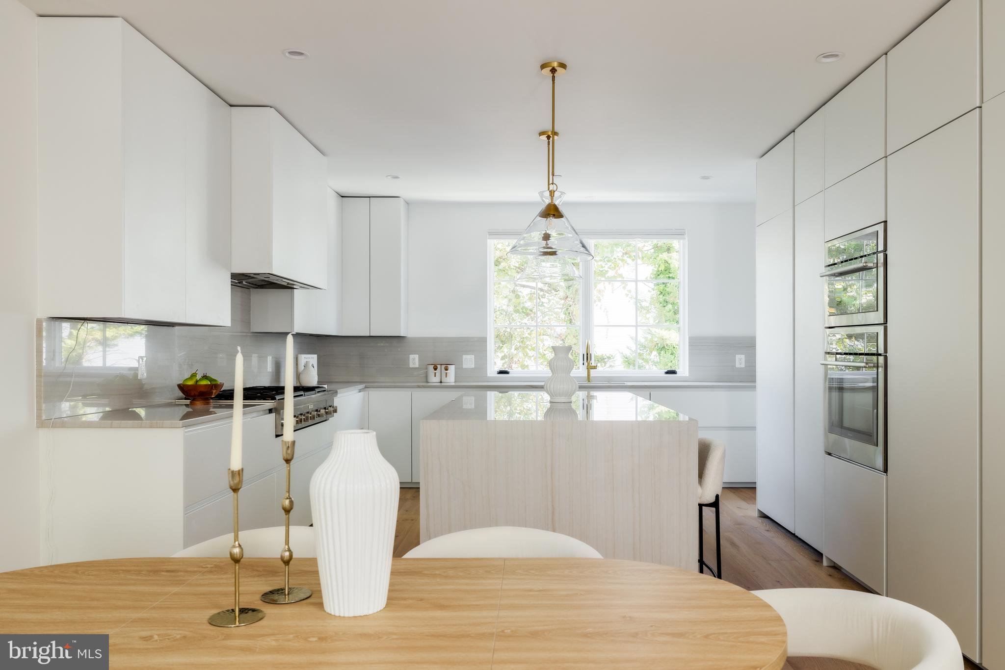 Real estate listing preview #6