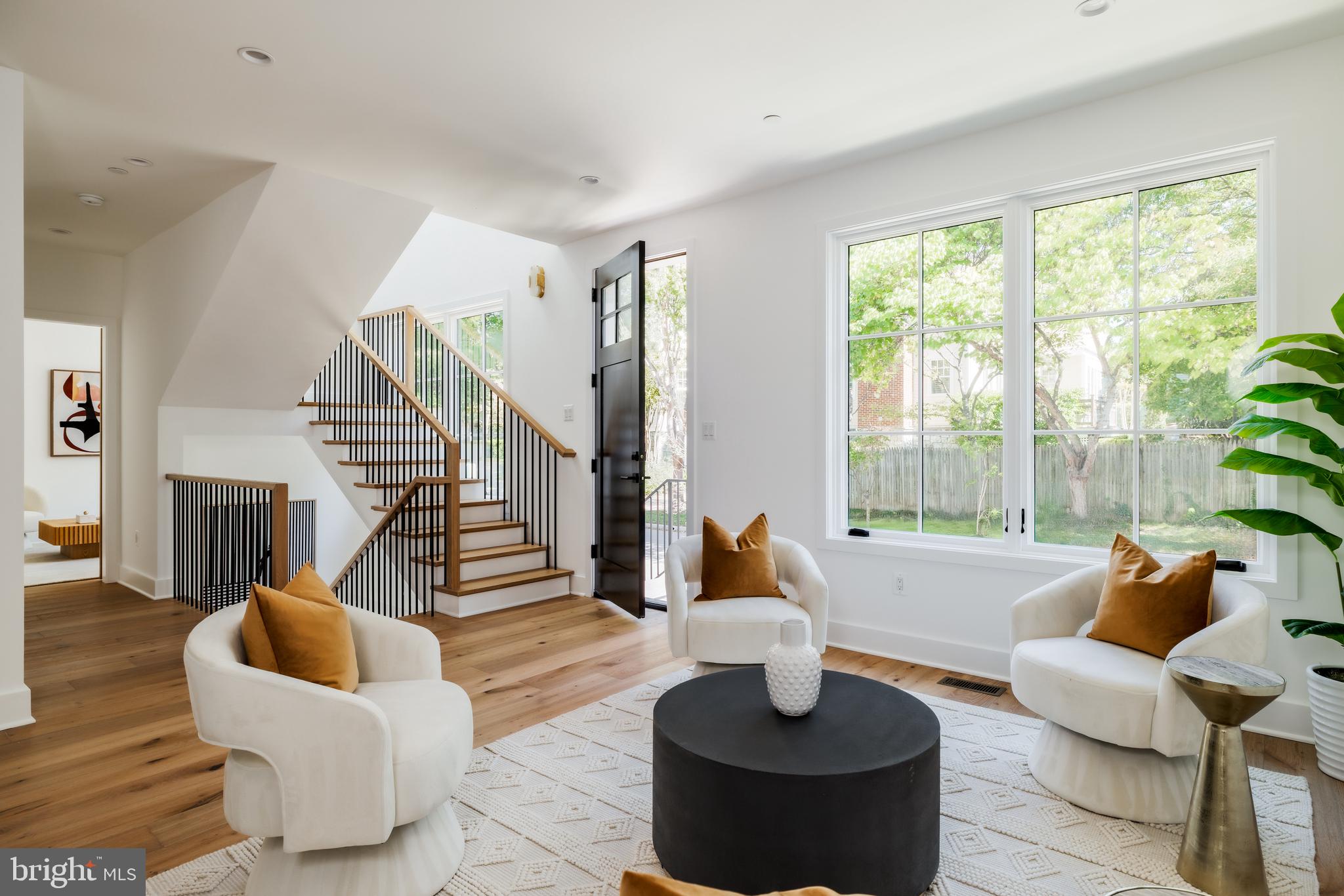 Real estate listing preview #2