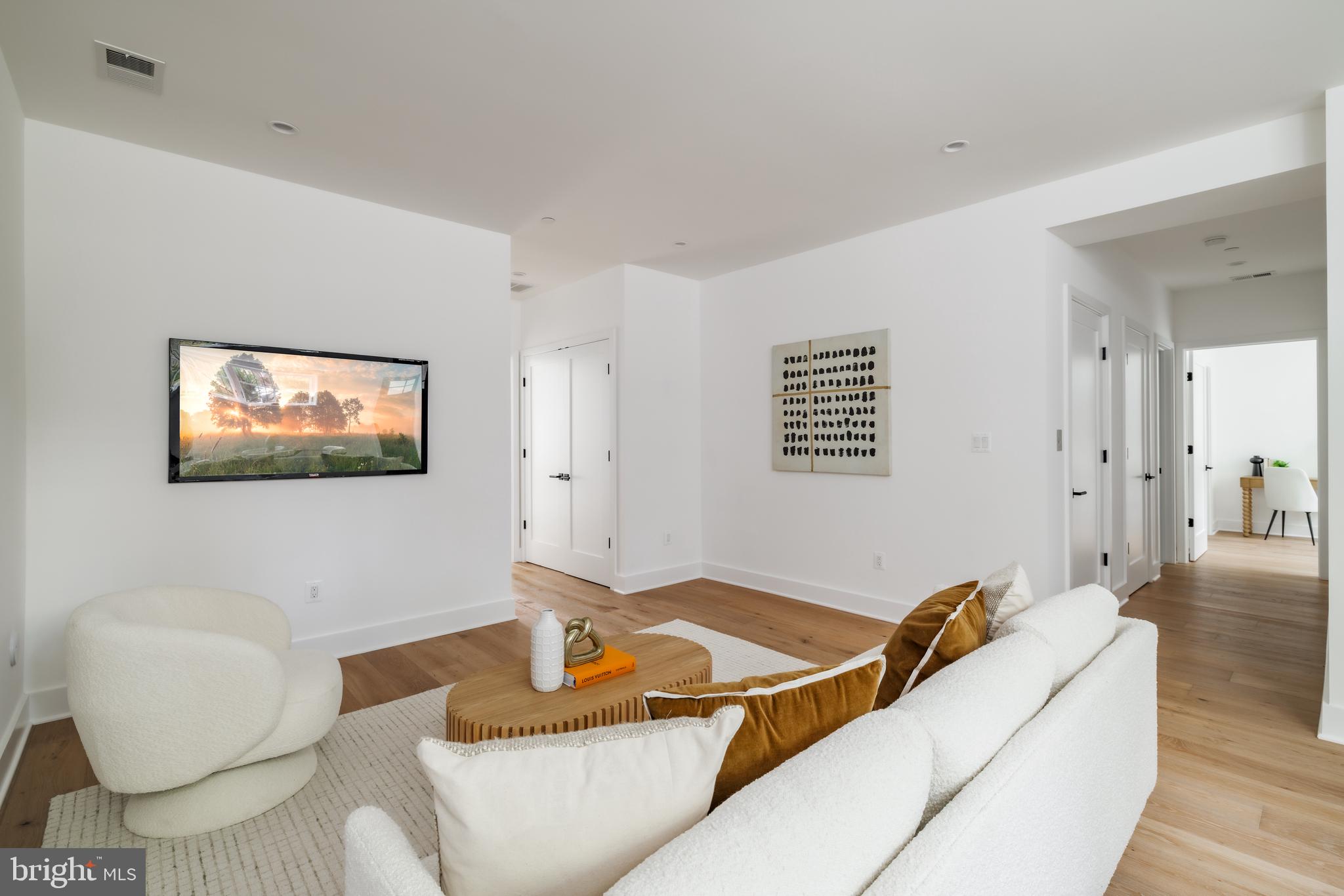 Real estate listing preview #31