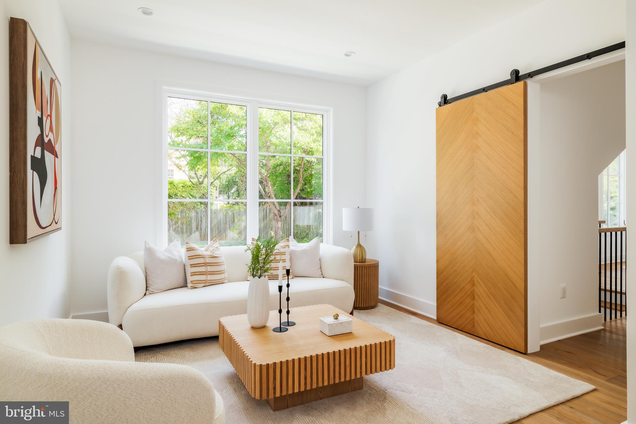 Real estate listing preview #14