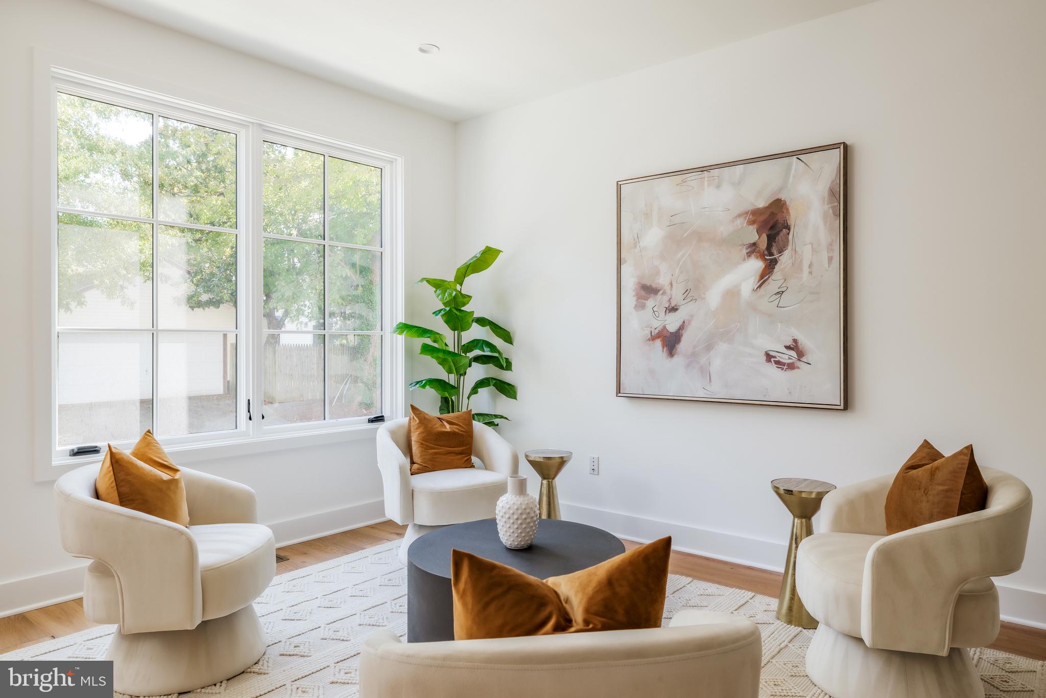 Real estate listing preview #4