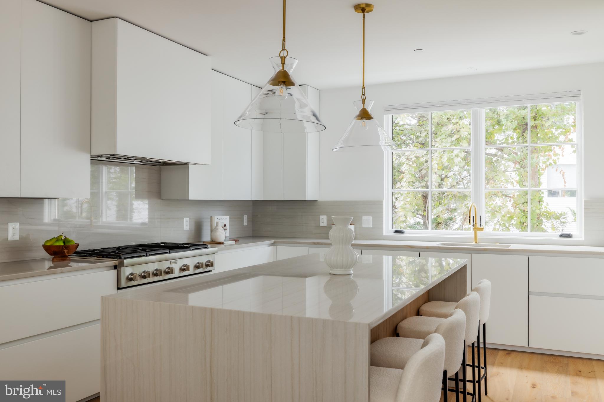 Real estate listing preview #8