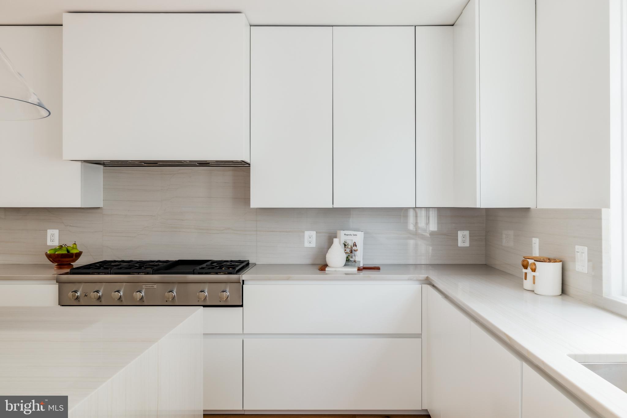 Real estate listing preview #12