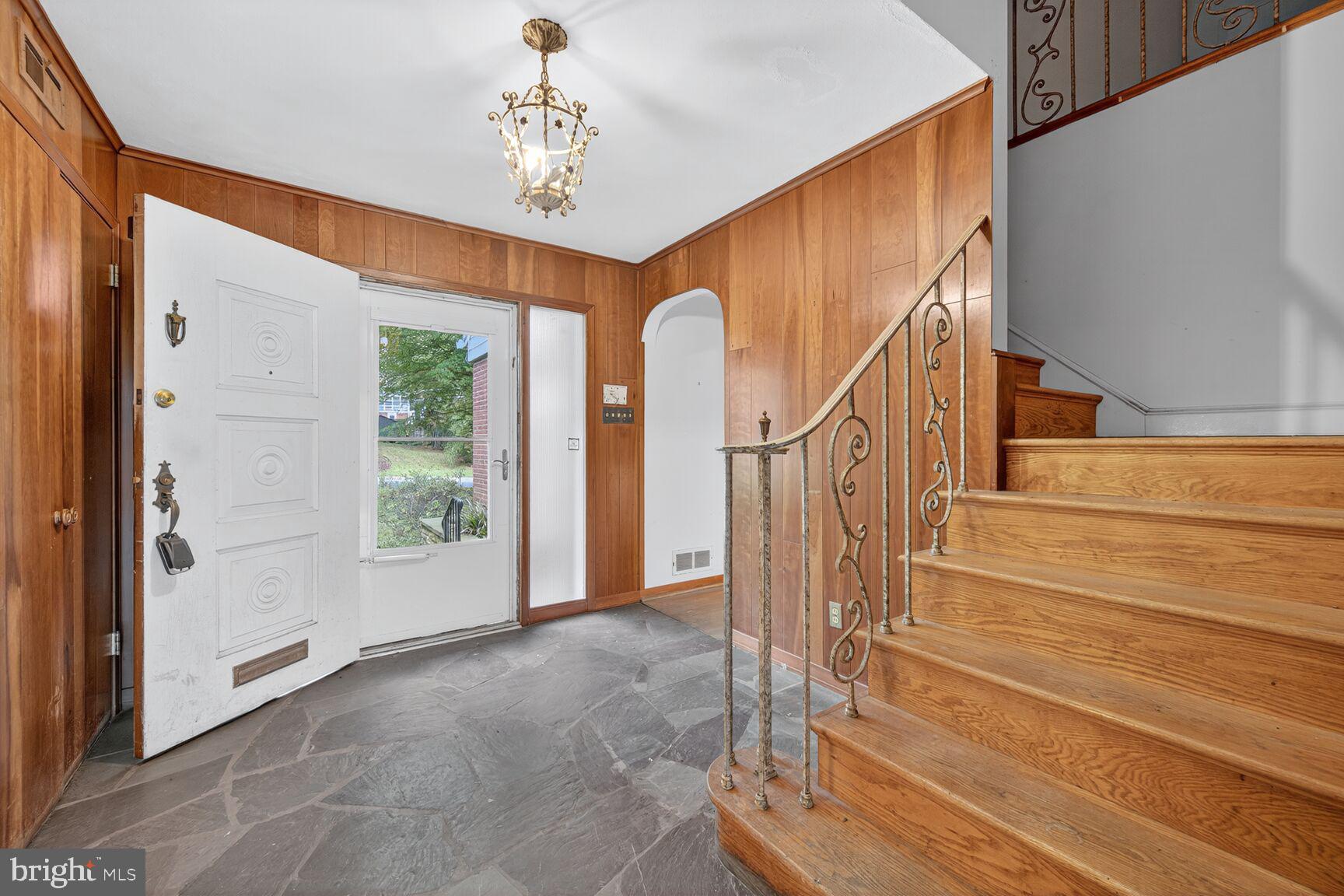 Real estate listing preview #3