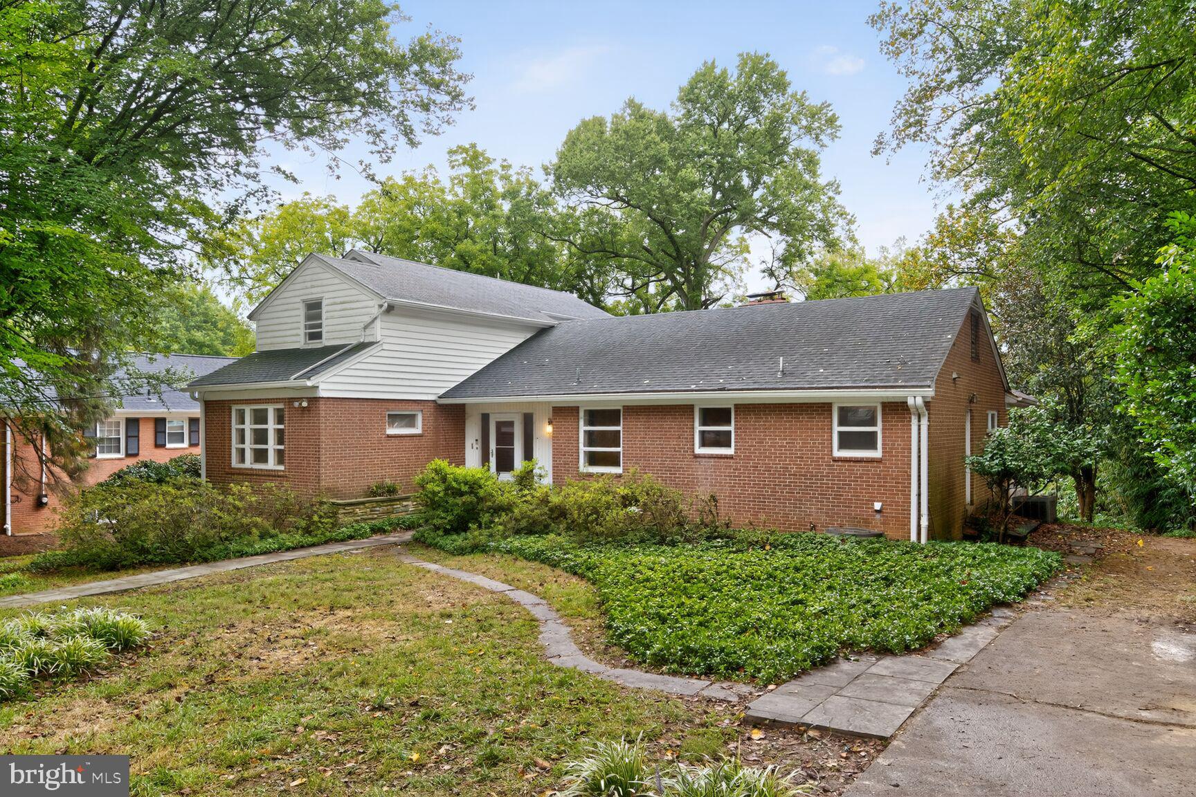 Real estate listing preview #2