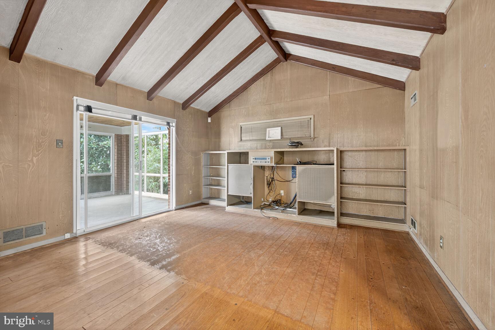 Real estate listing preview #6