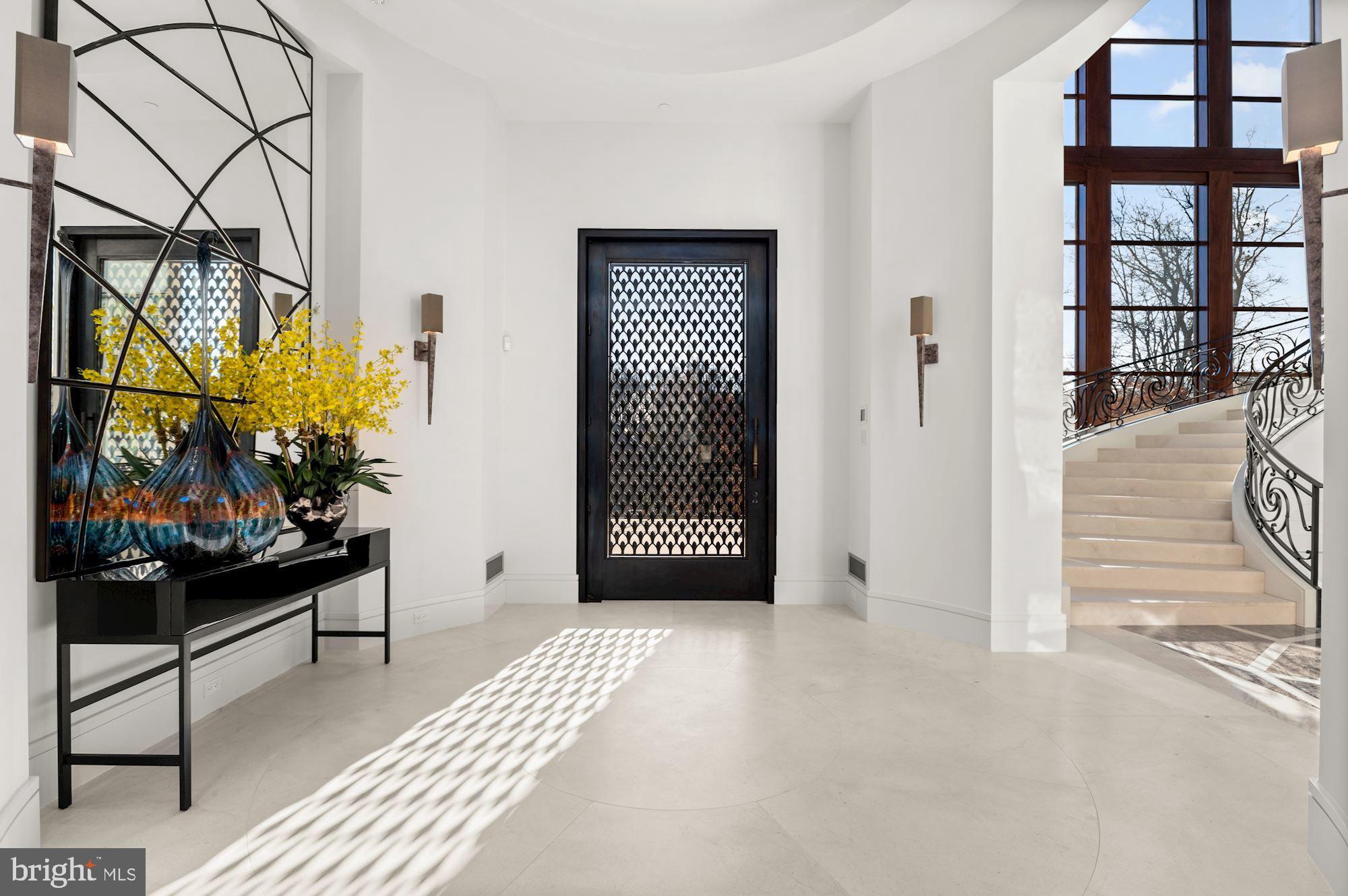 Real estate listing preview #2