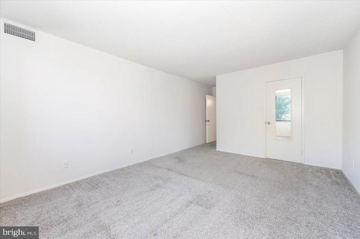 Real estate listing preview #12