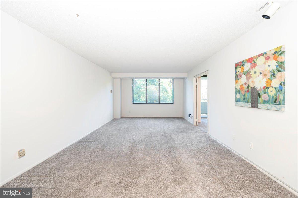 Real estate listing preview #8