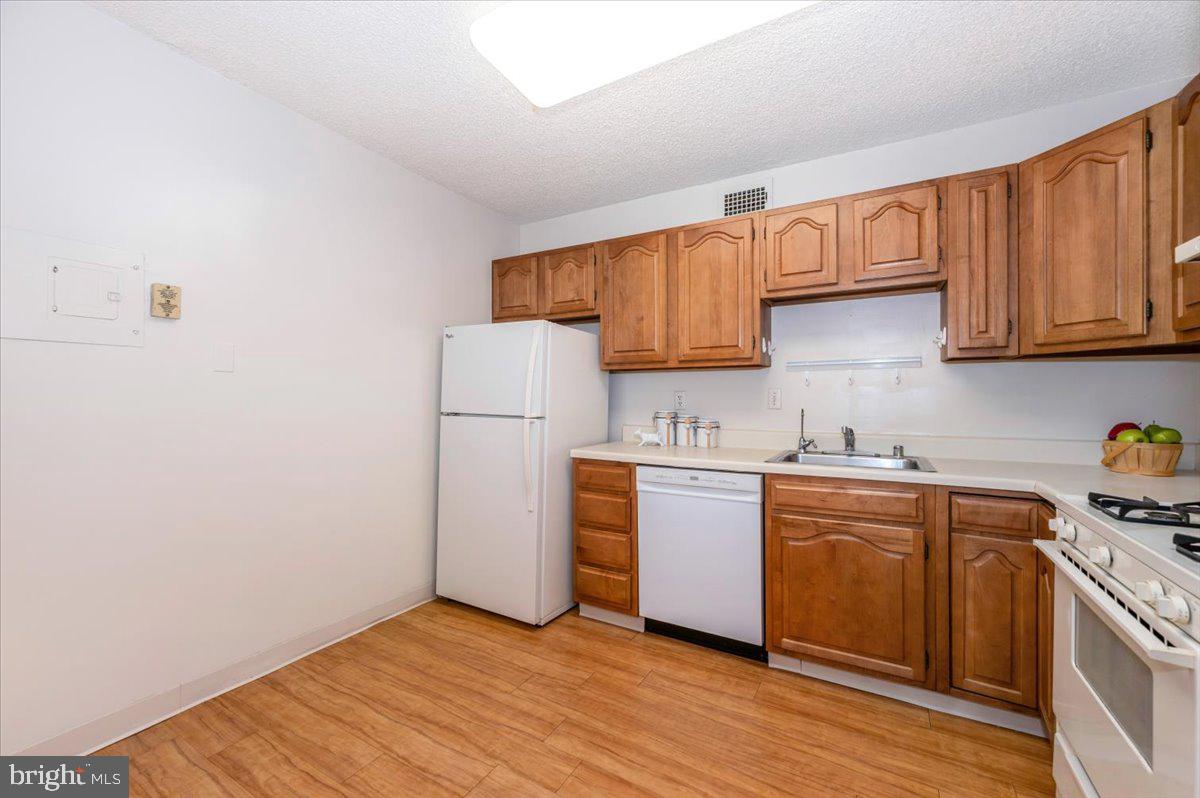 Real estate listing preview #16