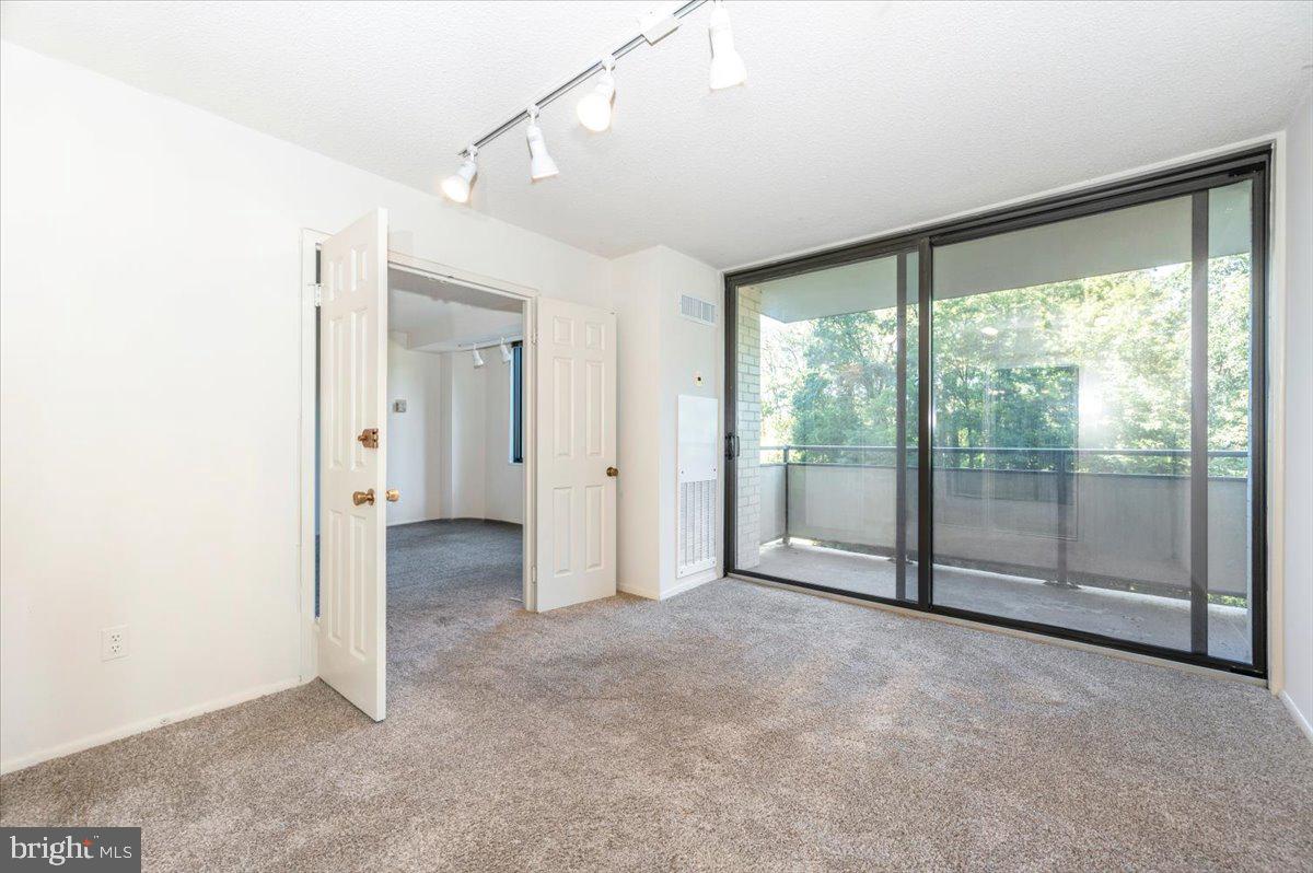 Real estate listing preview #9