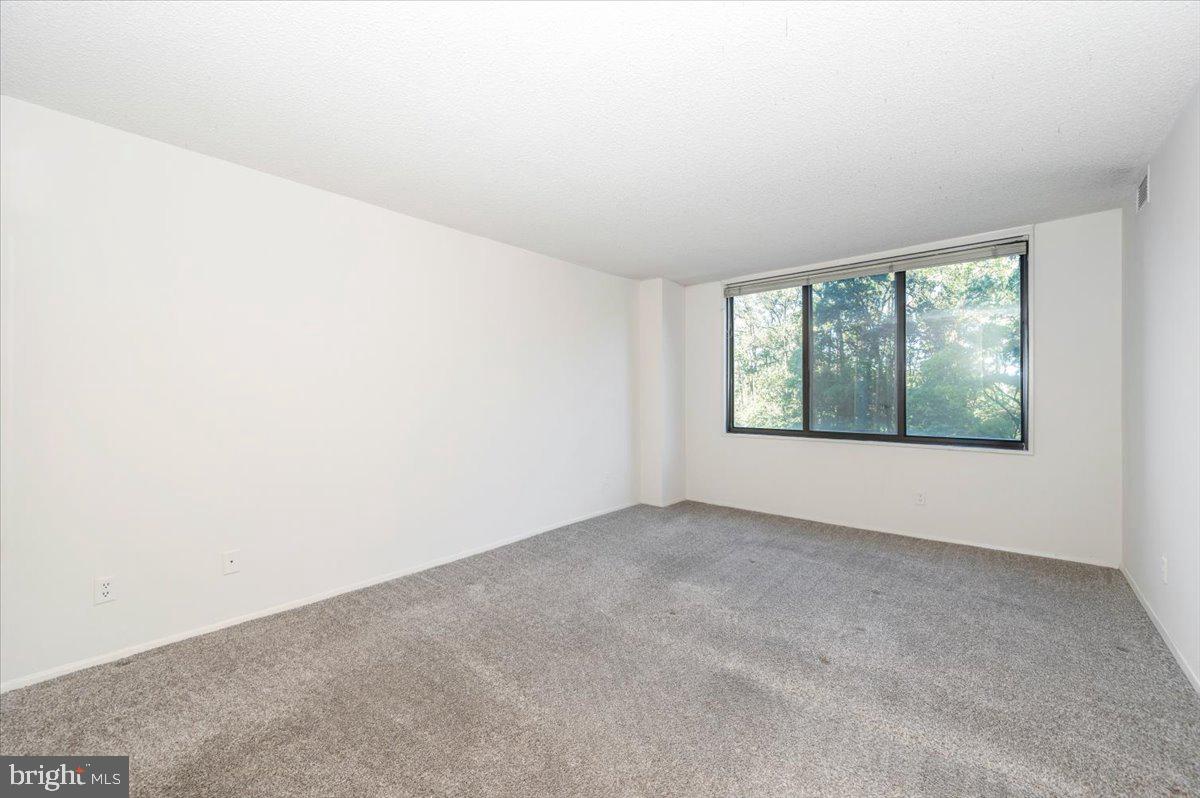 Real estate listing preview #13