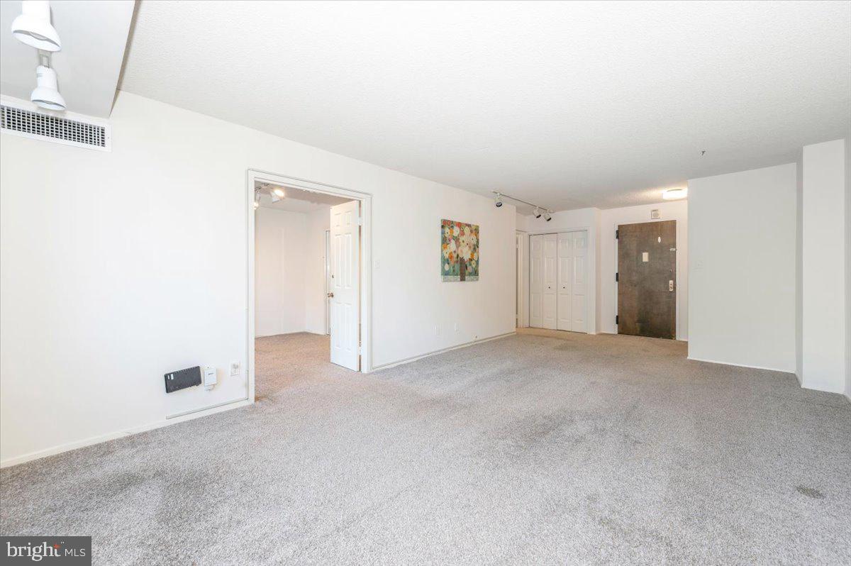 Real estate listing preview #7