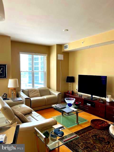 Real estate listing preview #3