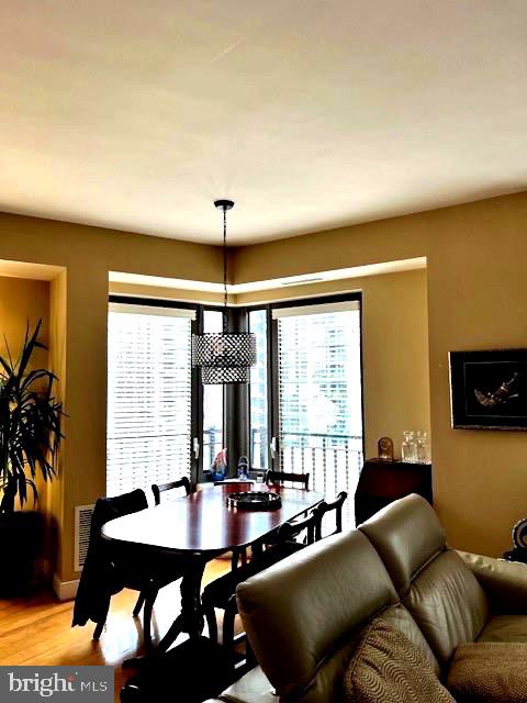 Real estate listing preview #5