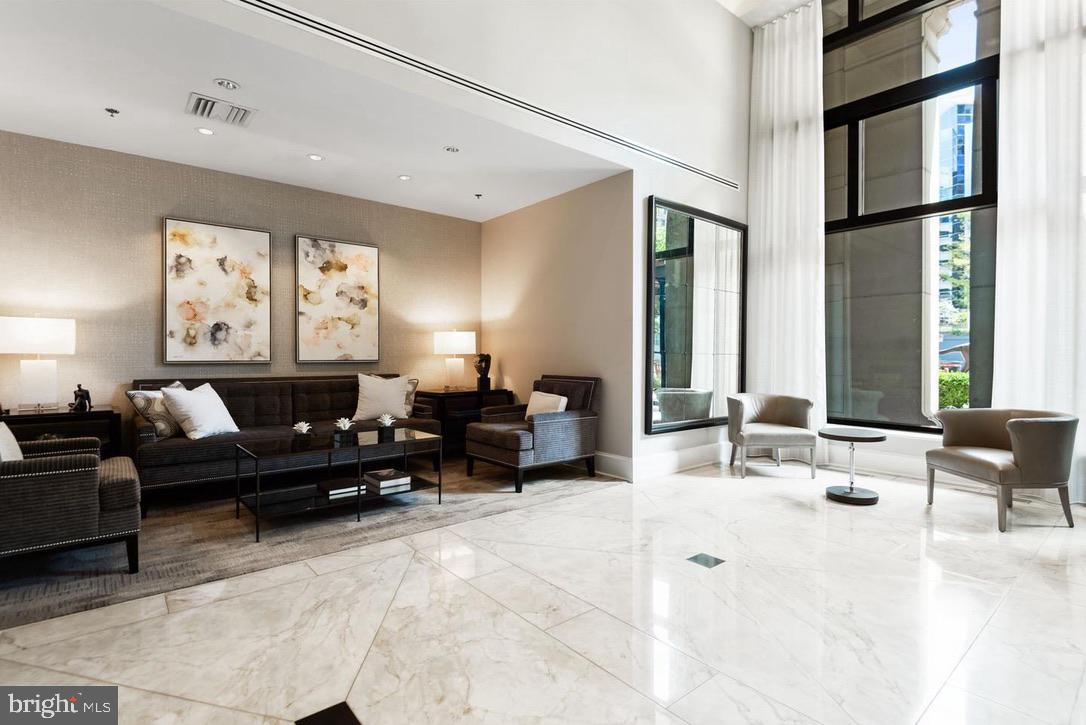 Real estate listing preview #18