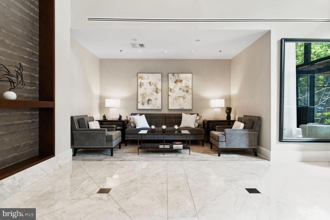 Real estate listing preview #24