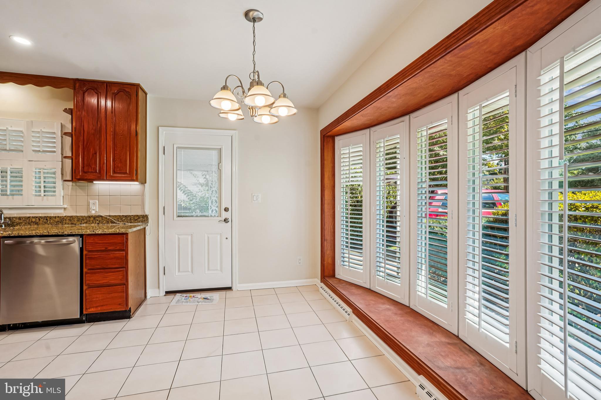 Real estate listing preview #14