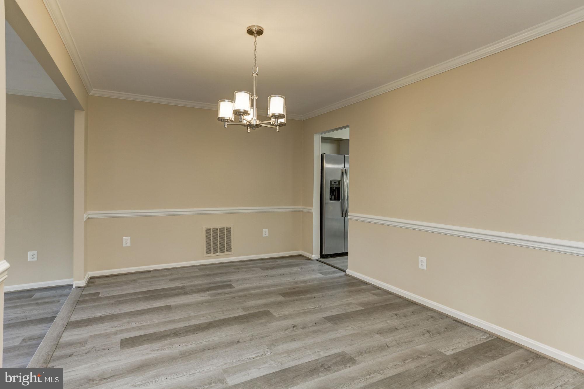 Real estate listing preview #12