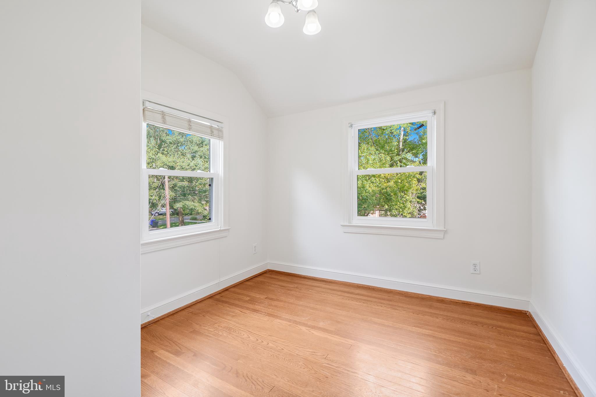 Real estate listing preview #24