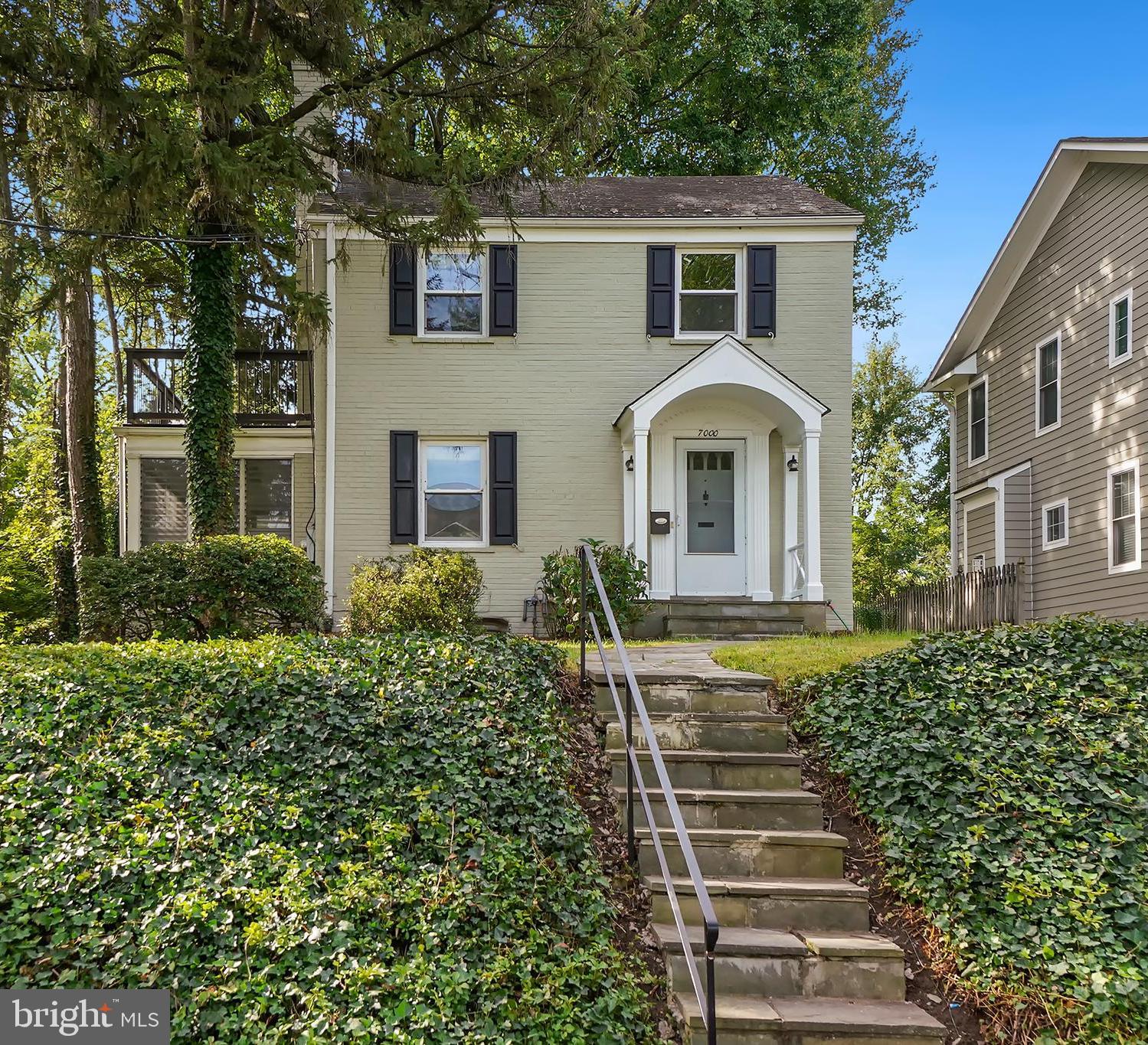 Real estate listing preview #1