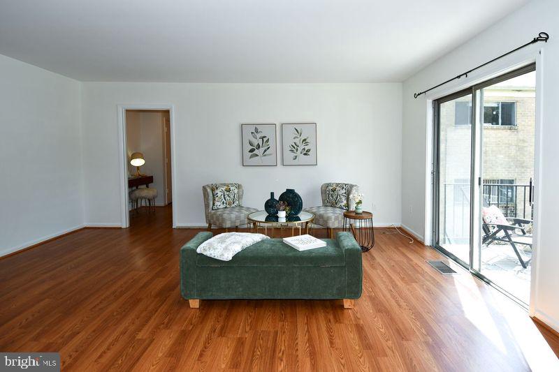 Real estate listing preview #8