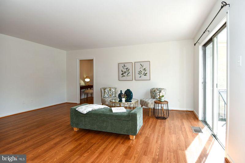 Real estate listing preview #6