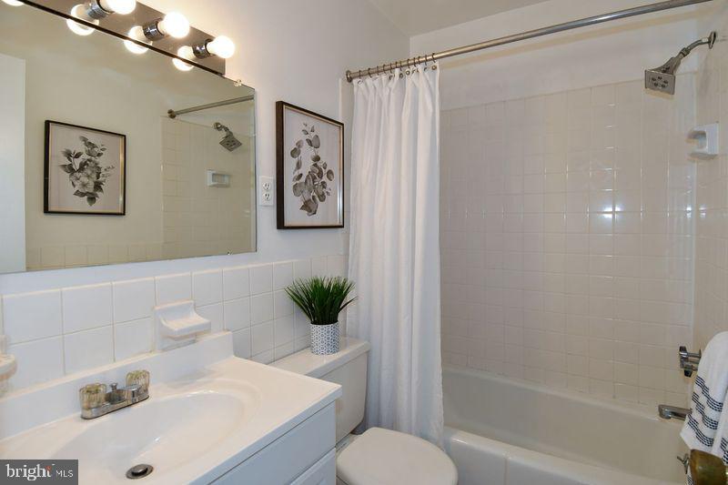 Real estate listing preview #14