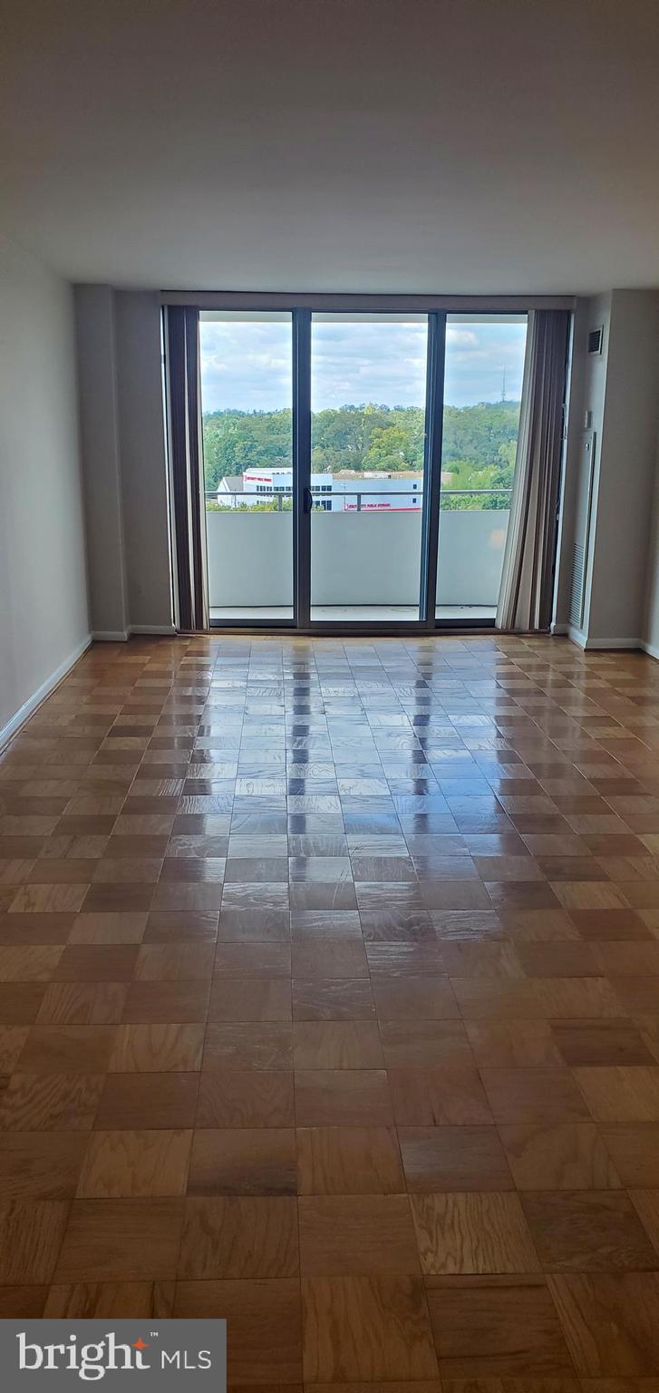 Real estate listing preview #2