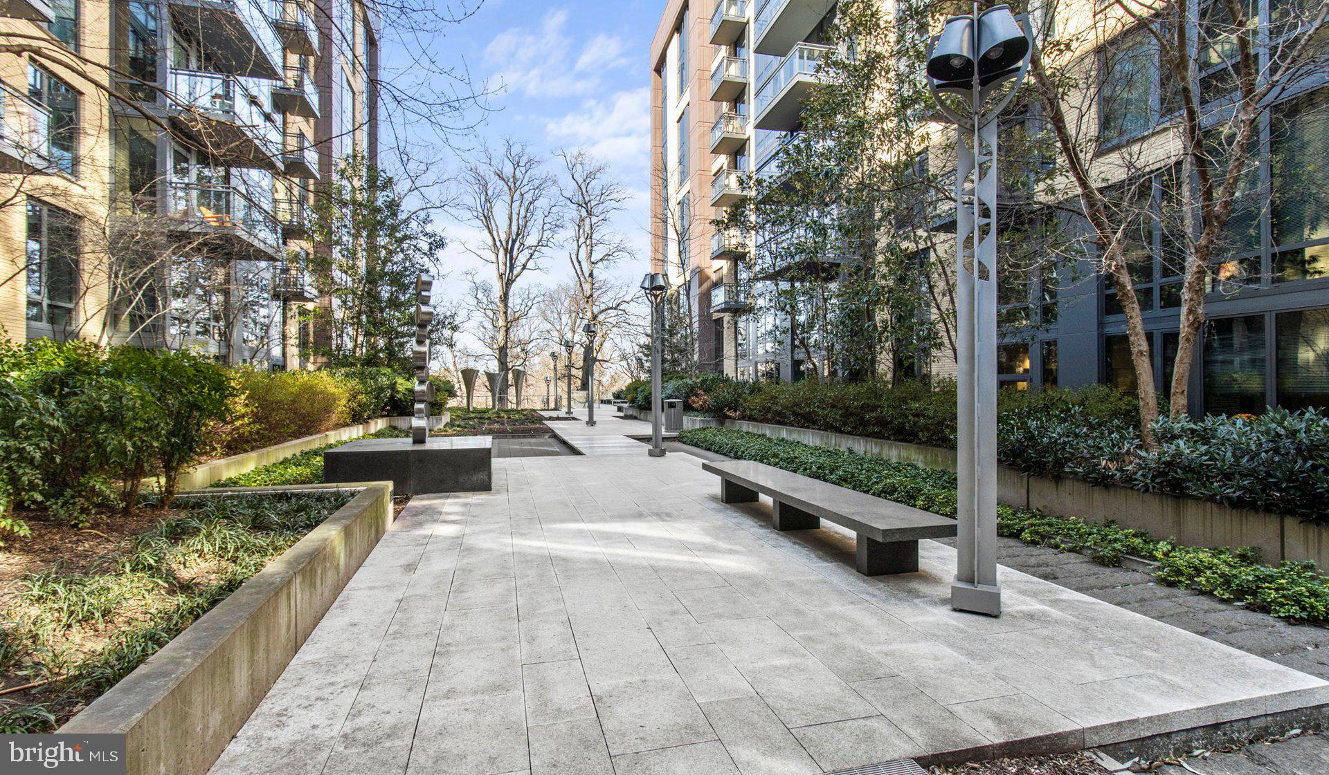 Real estate listing preview #10