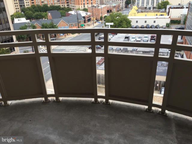 Real estate listing preview #3