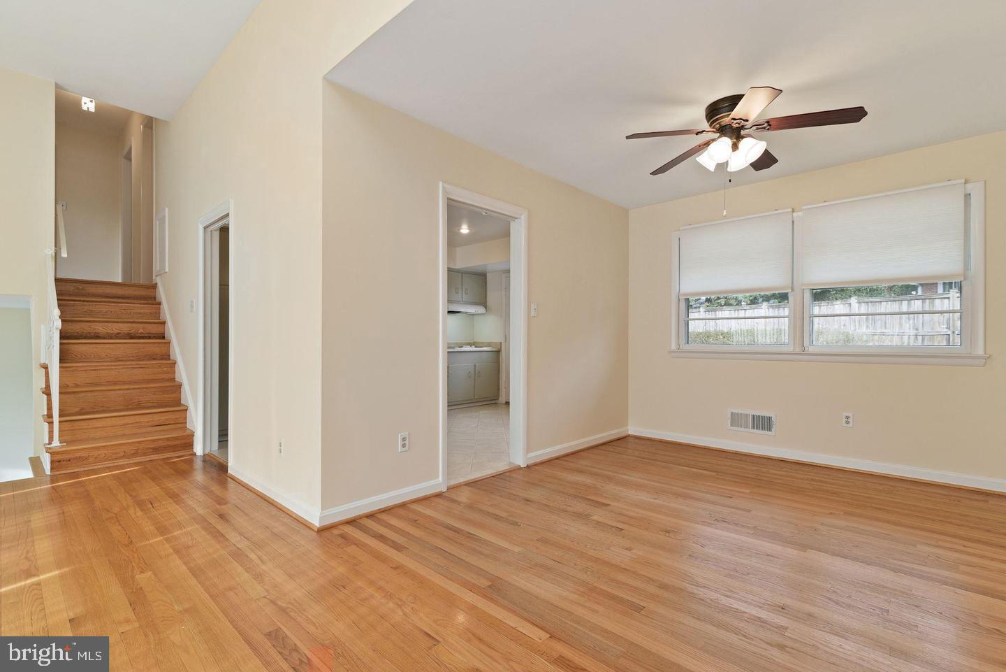 Real estate listing preview #4