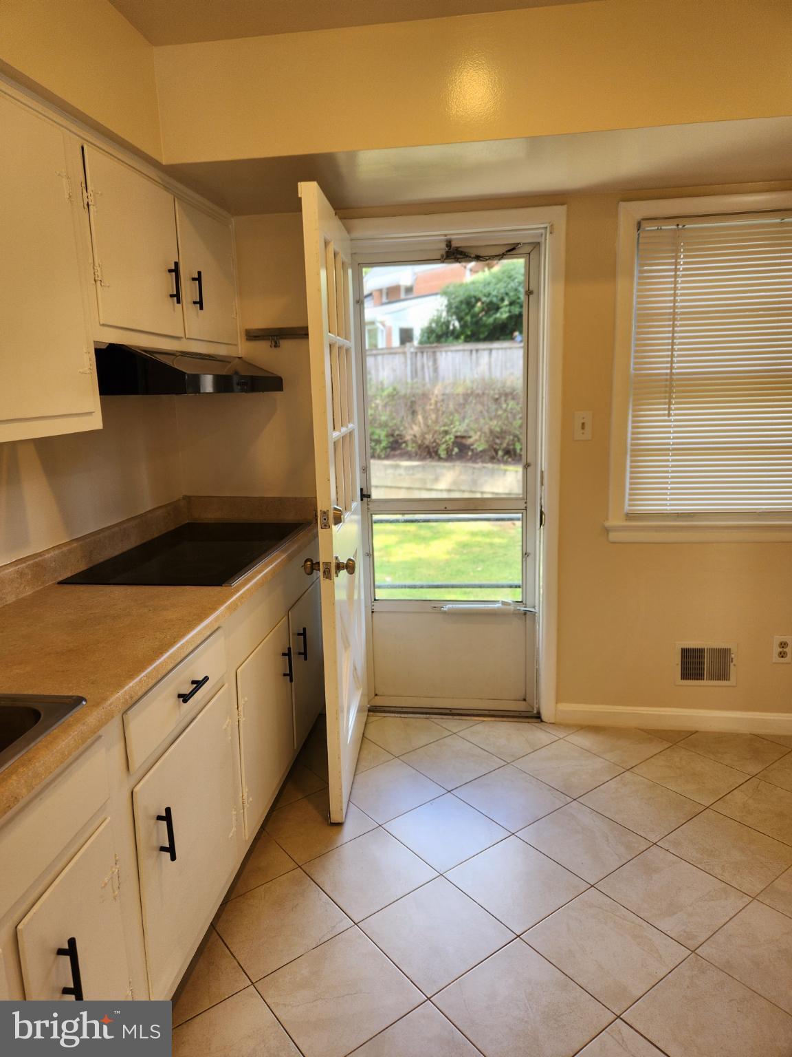 Real estate listing preview #9