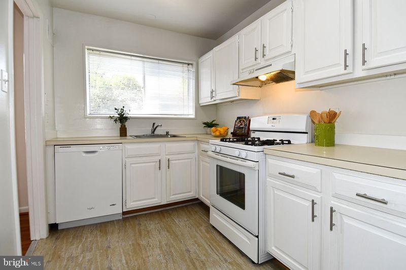 Real estate listing preview #3