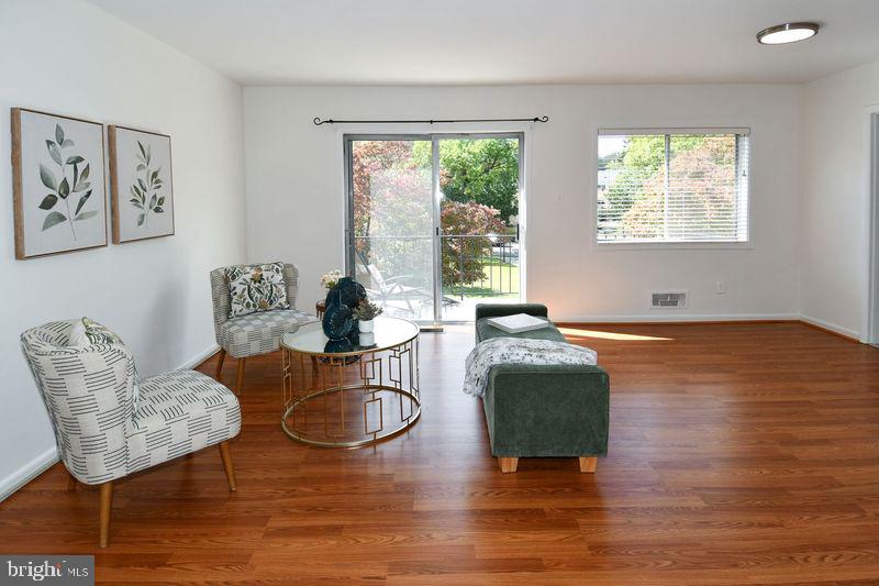 Real estate listing preview #8