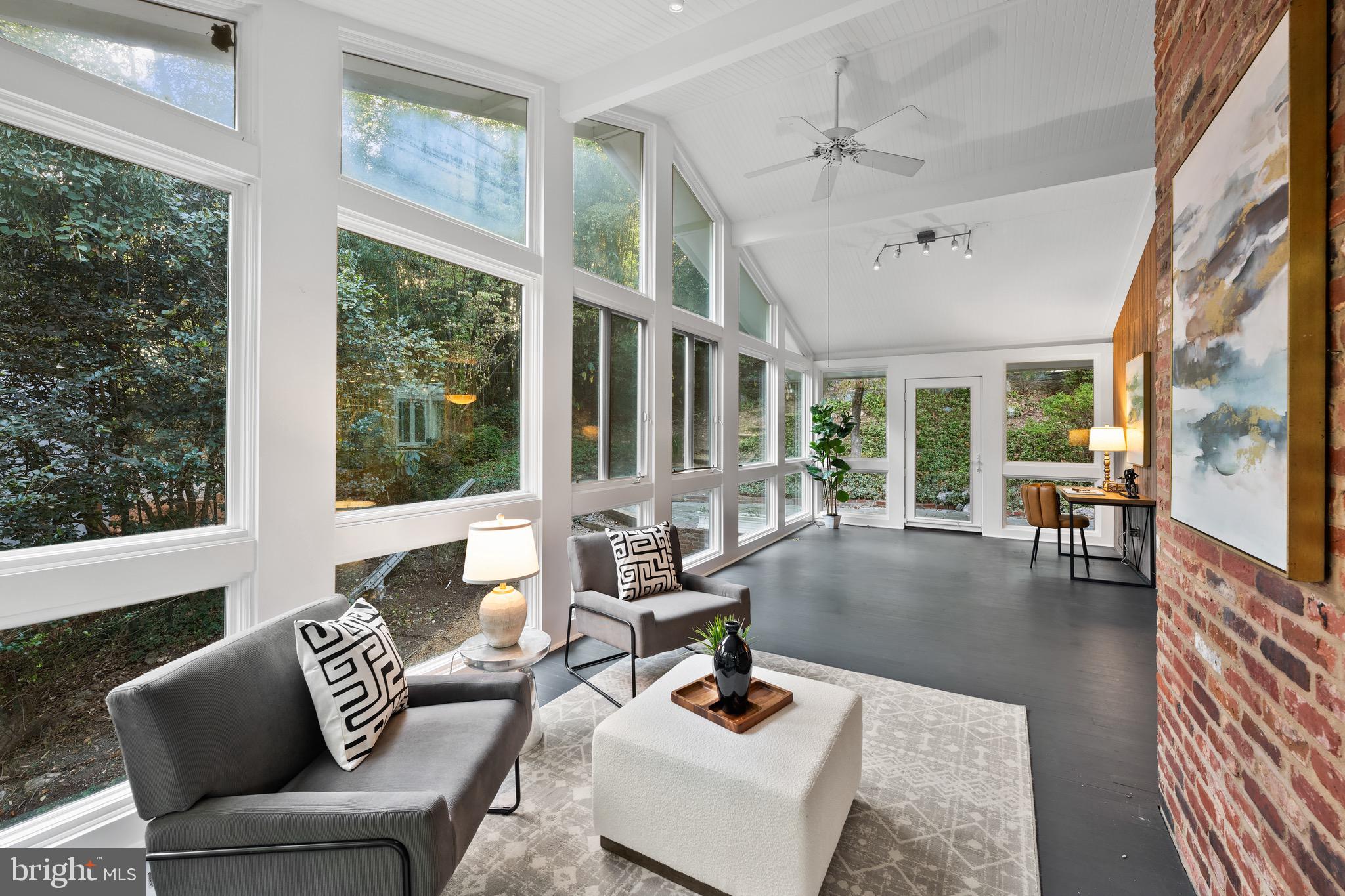 Real estate listing preview #12