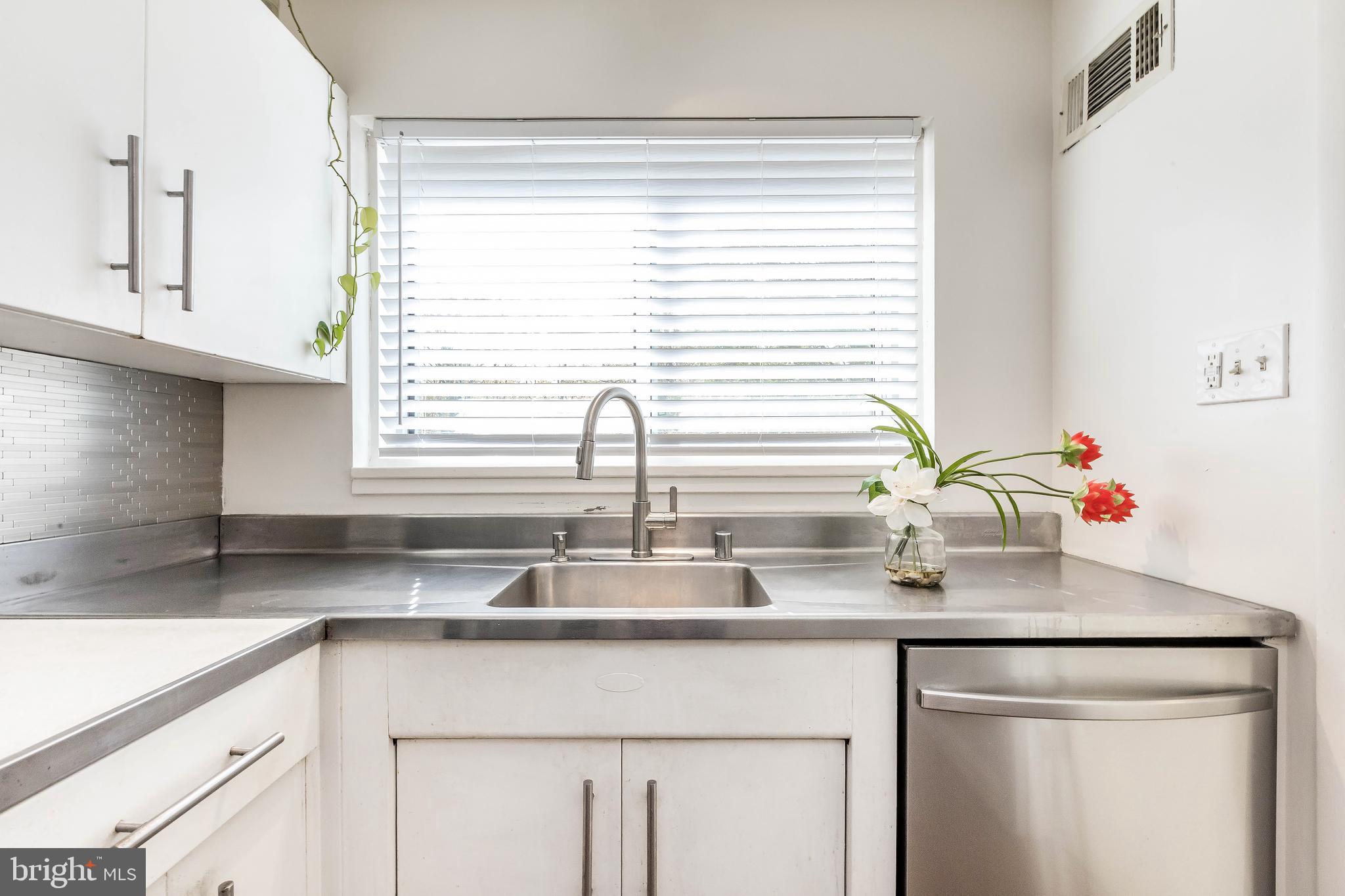 Real estate listing preview #15