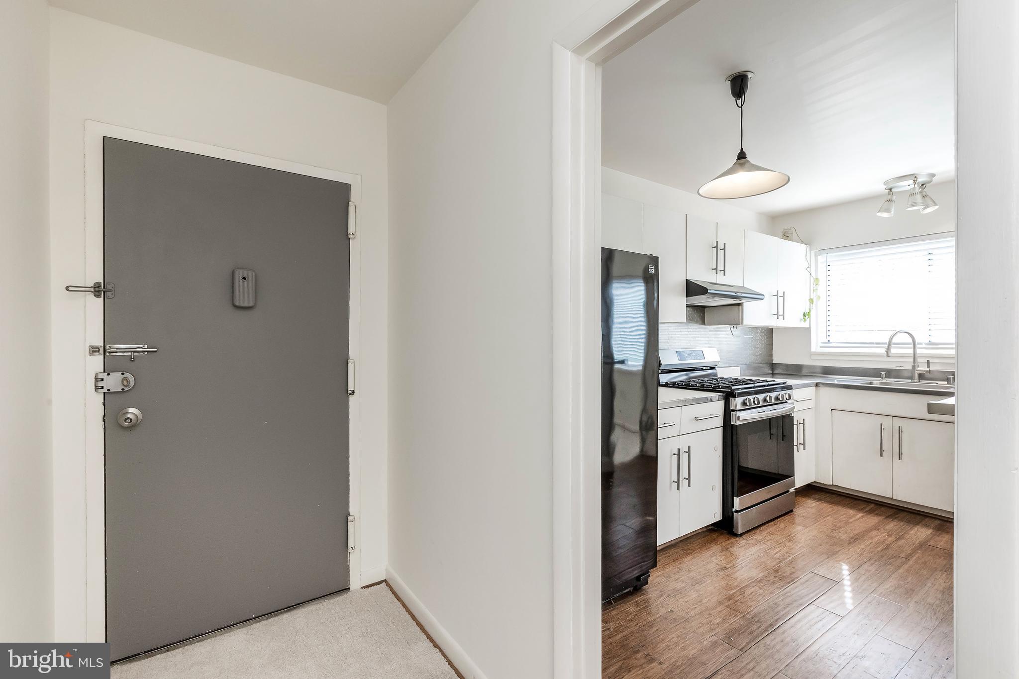 Real estate listing preview #6