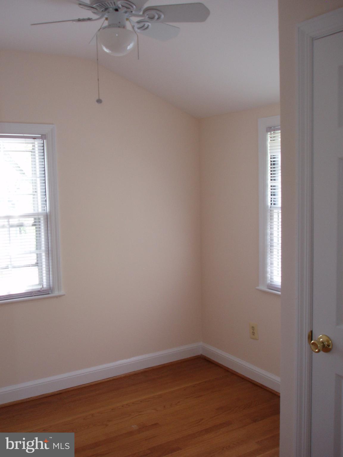 Real estate listing preview #9