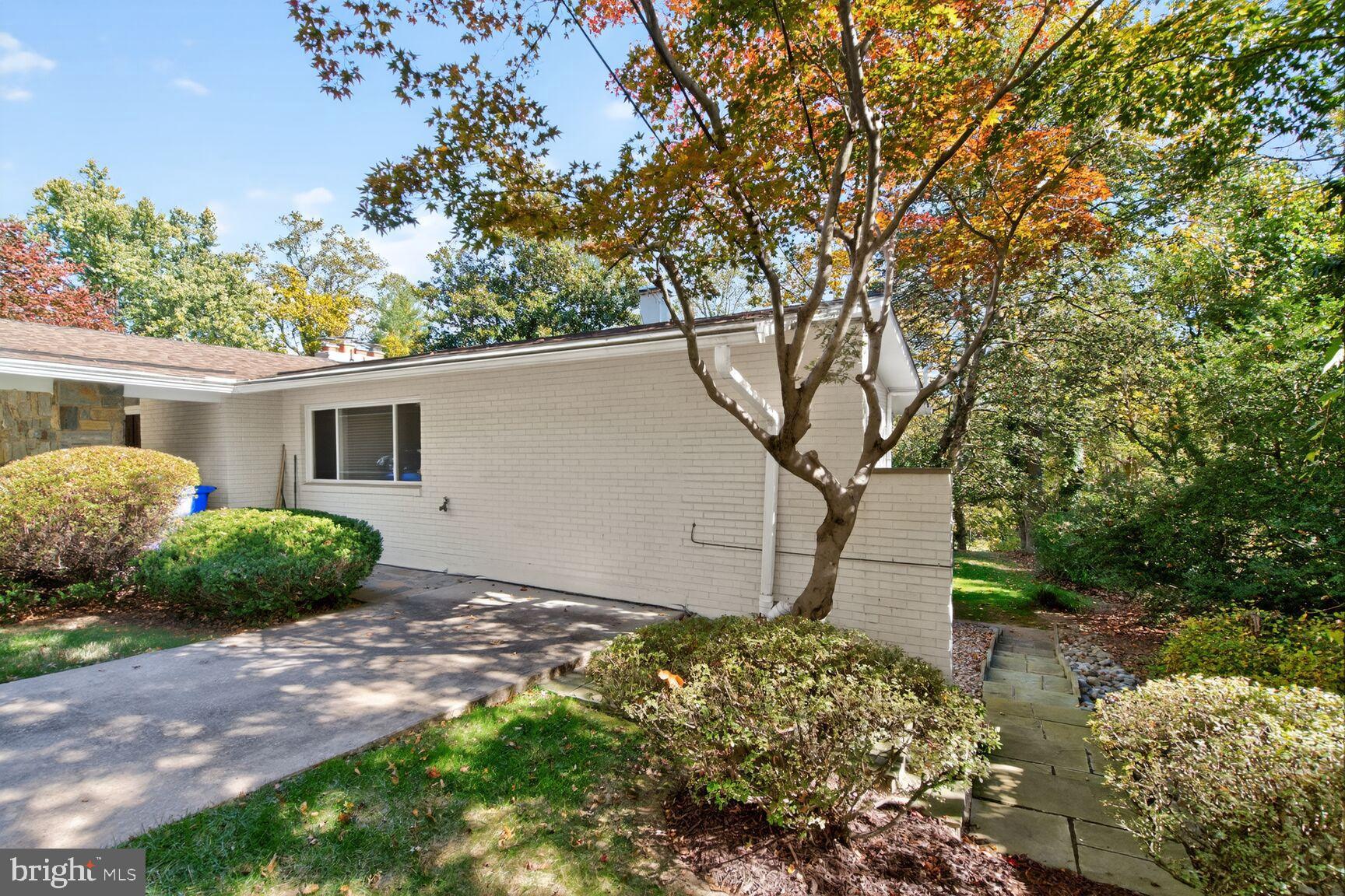 Real estate listing preview #32