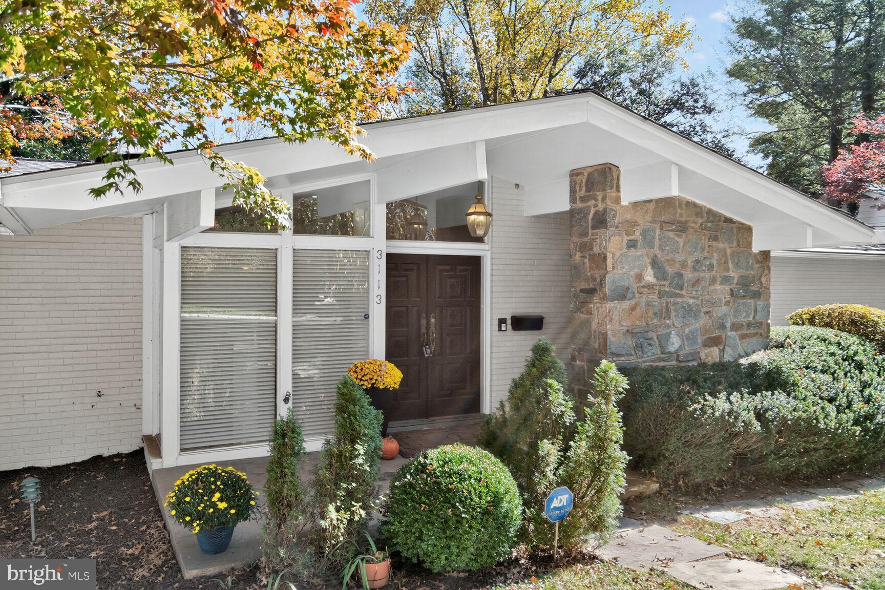 Real estate listing preview #1