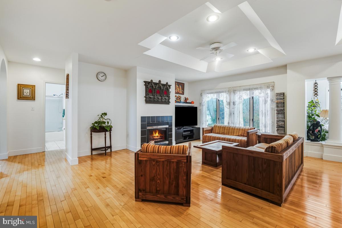 Real estate listing preview #15