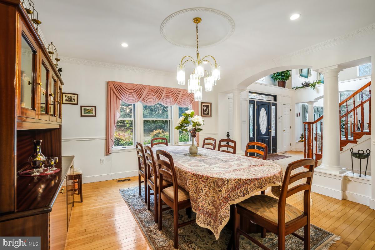 Real estate listing preview #8