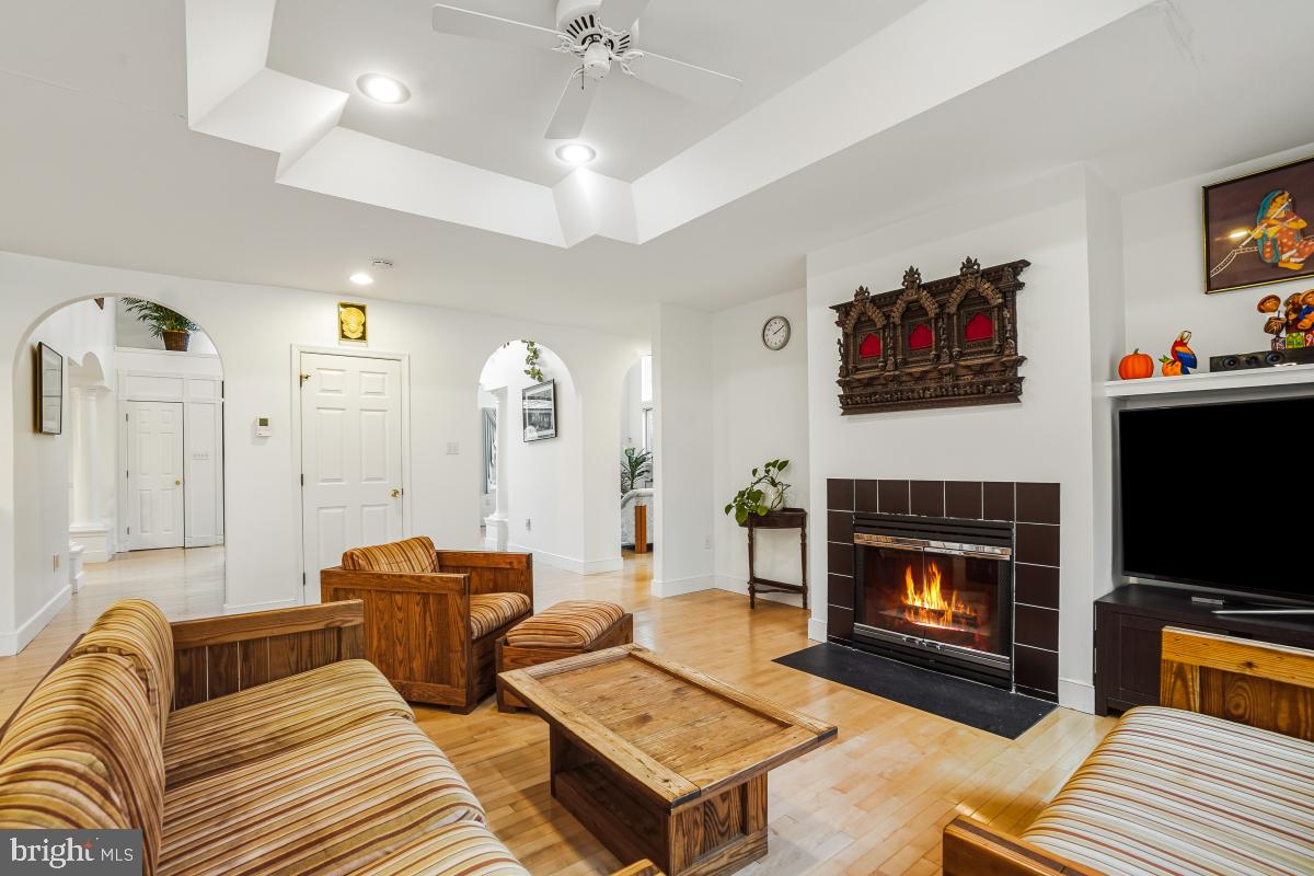 Real estate listing preview #16