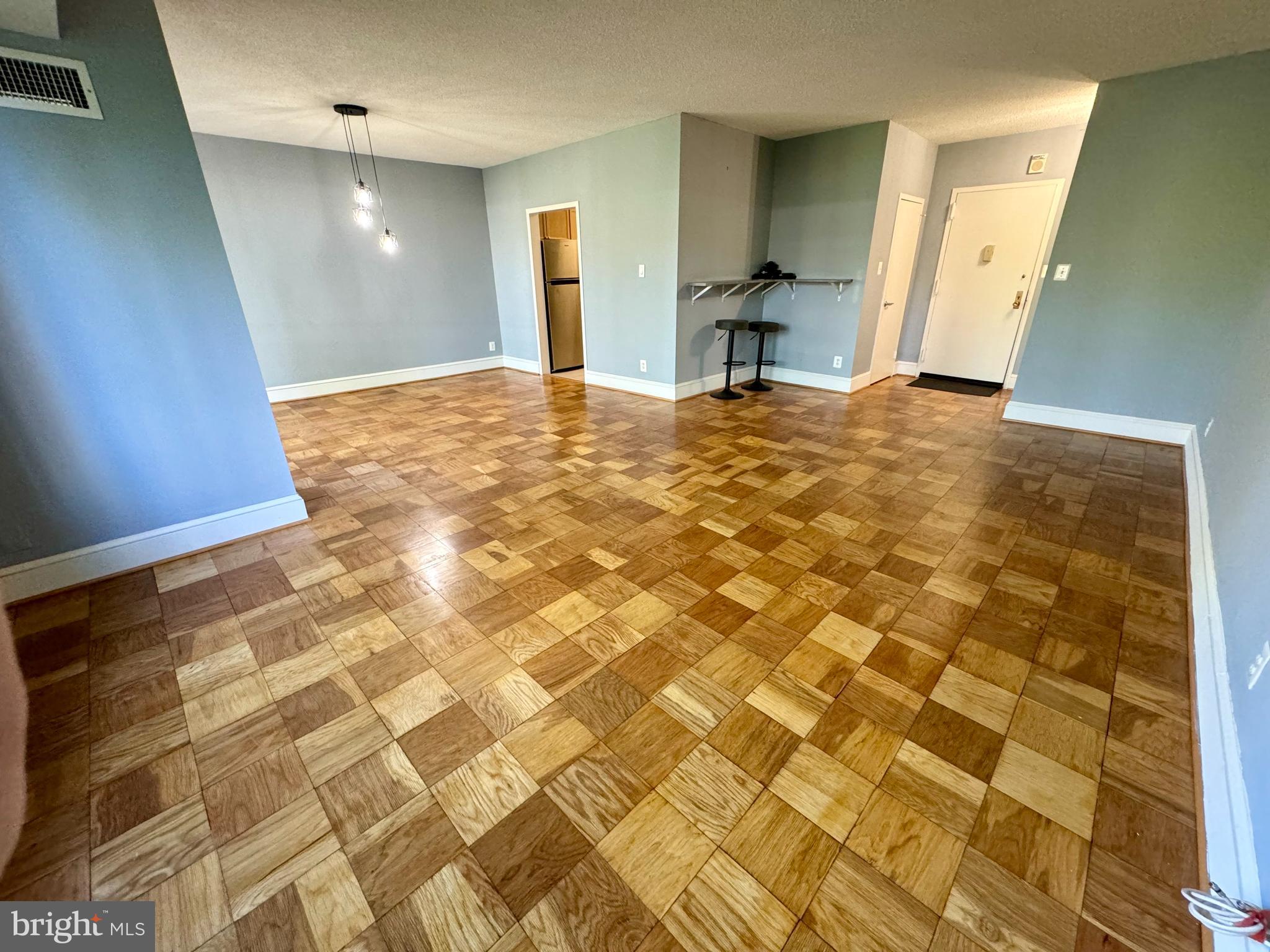 Real estate listing preview #24