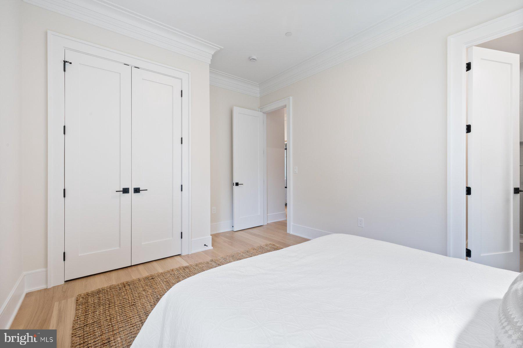 Real estate listing preview #24