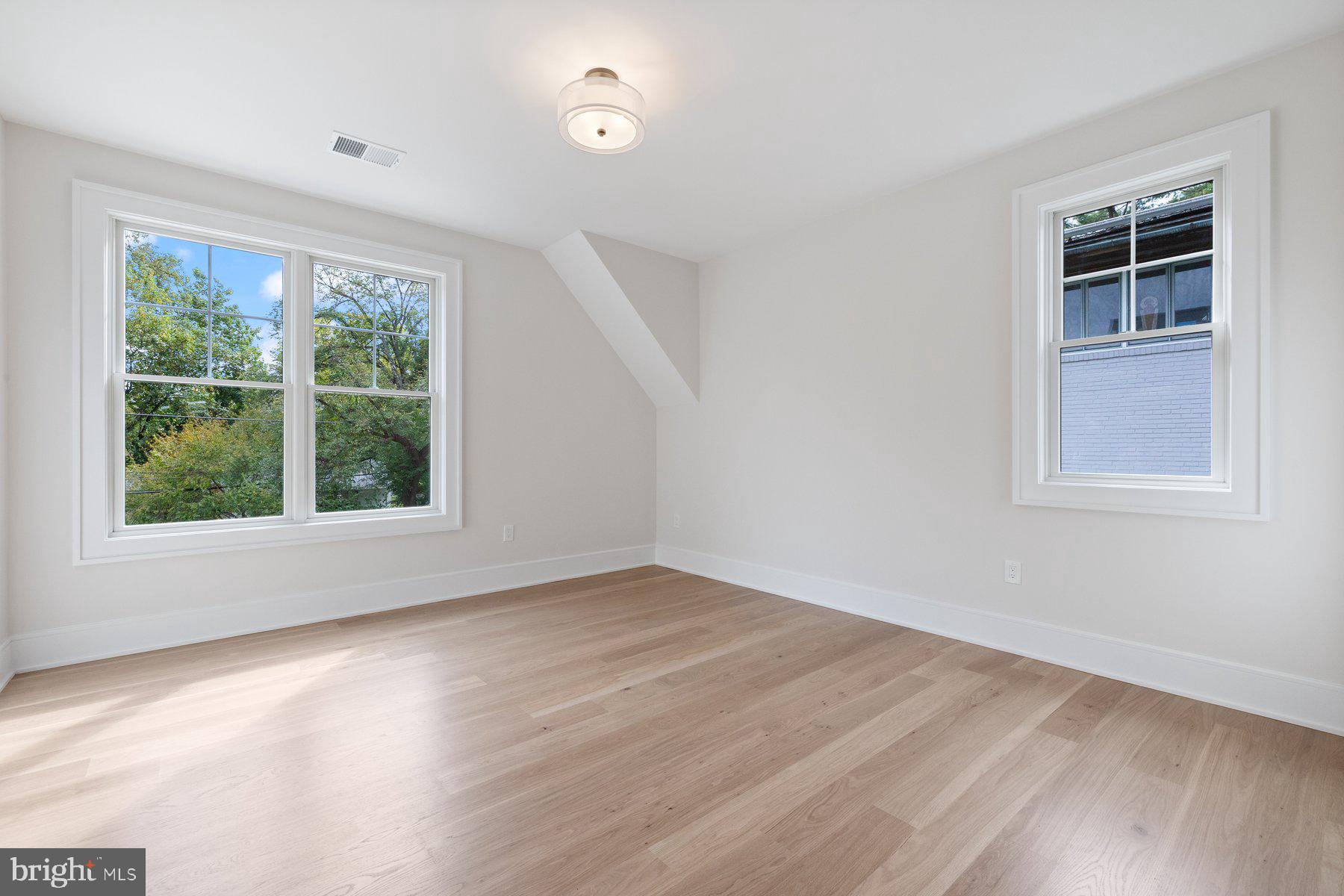 Real estate listing preview #42