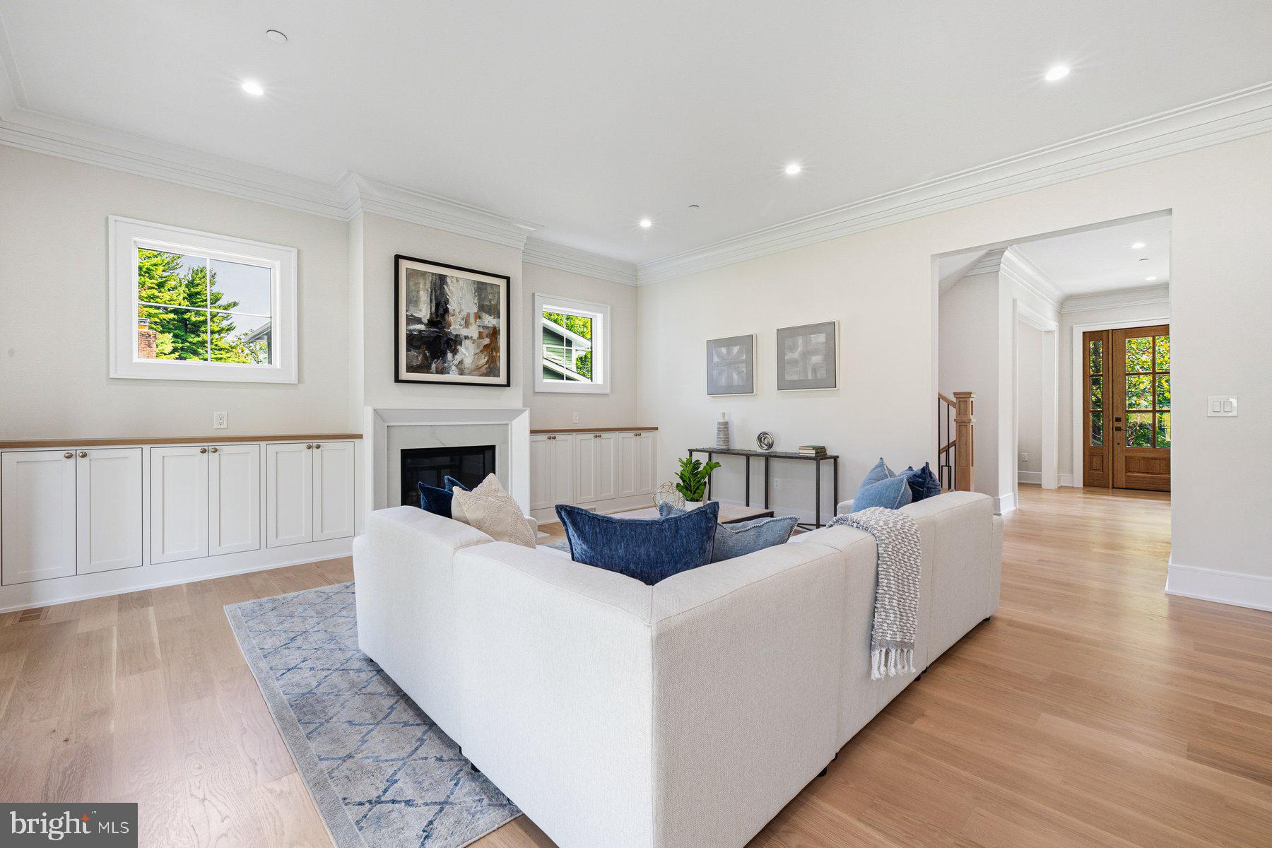 Real estate listing preview #12