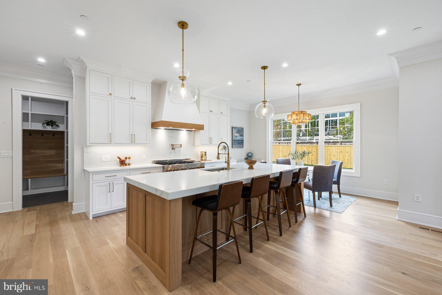 Real estate listing preview #14